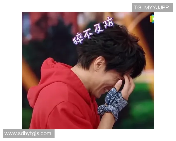 VAR赛后采访爆金句，引全场大笑