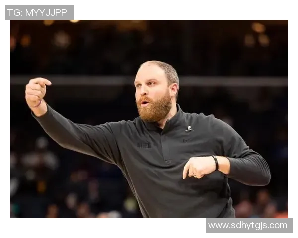 战术革新与教练调整如何重塑灰熊队的竞争力与未来发展